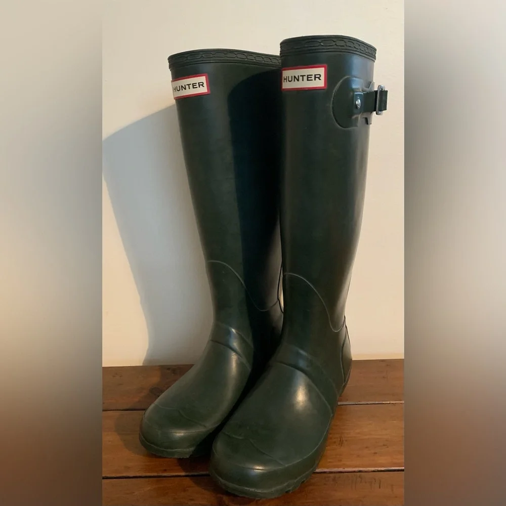 Hunter Wellington Tall Rain Boots  Green SZ 6-7